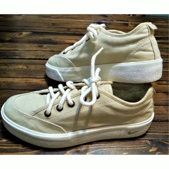 Nike Shoes - Nike Women's Canvas Shoe